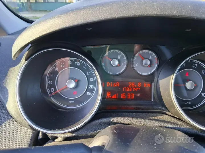 Fiat Punto 2014 photo 5