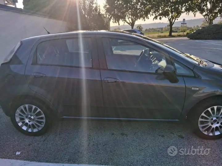 Fiat Punto 2014 photo 2
