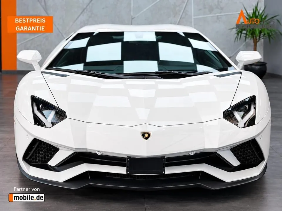 Lamborghini Aventador