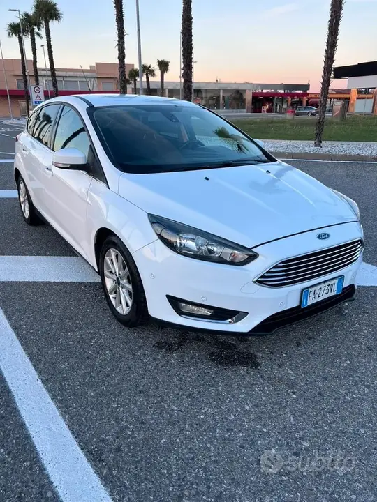 Ford Focus 2015 photo 2