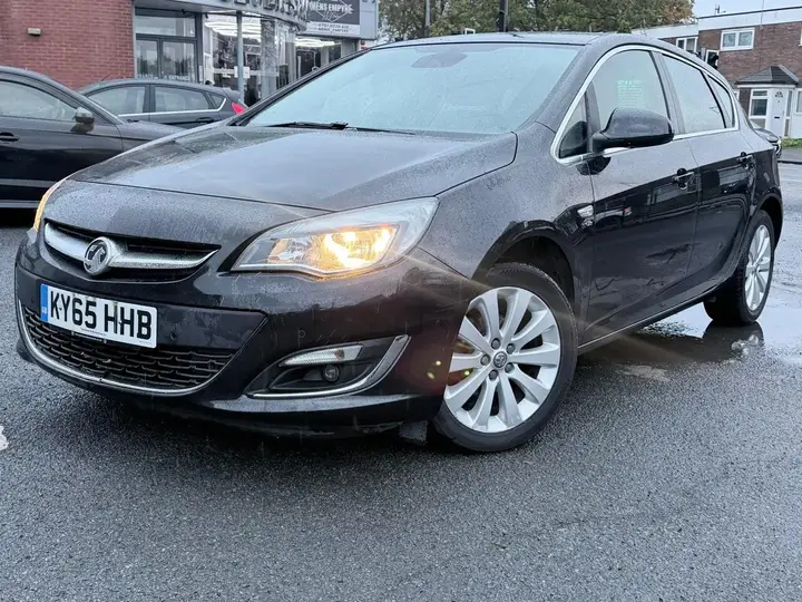 Vauxhall Astra 2015 photo 3