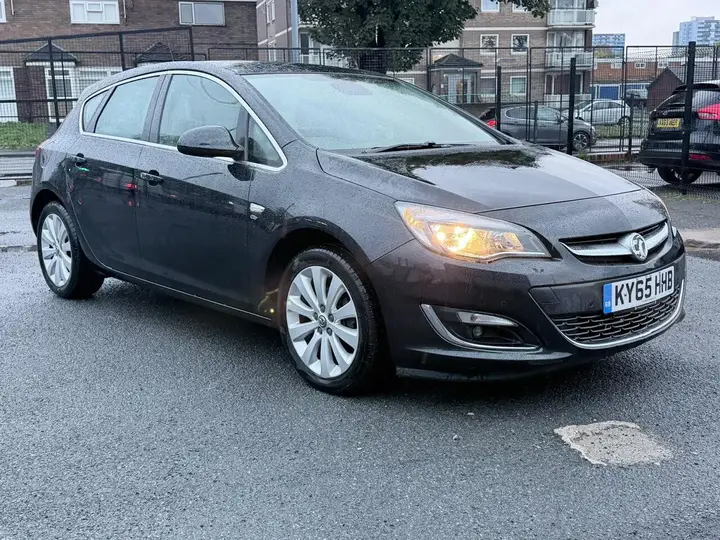 Vauxhall Astra 2015 photo 5