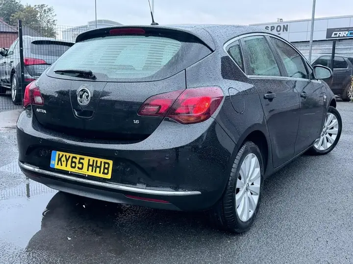 Vauxhall Astra 2015 photo 4