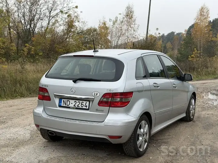 Mercedes-Benz B180 2009 photo 5