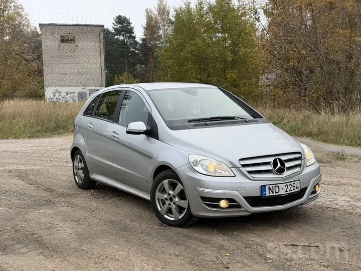 Mercedes-Benz B180 2009 photo 3