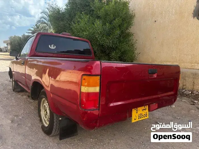 Toyota Hilux 1995 photo 2