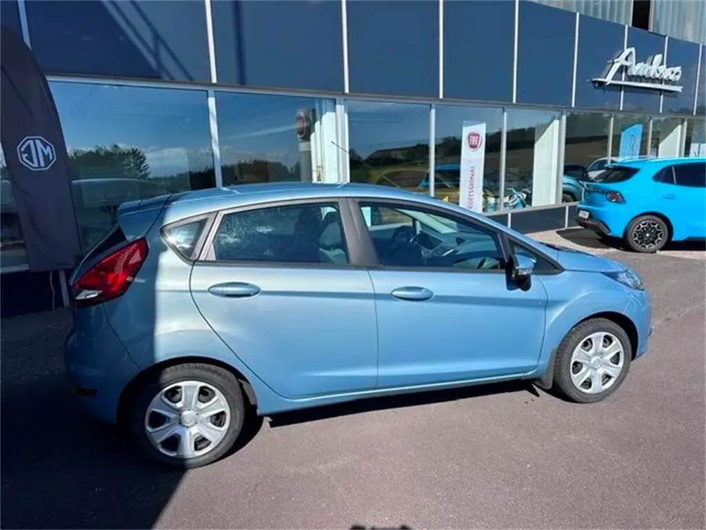Ford Fiesta 2009 photo 3