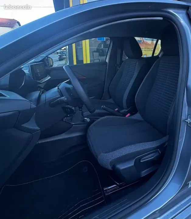 Peugeot 208 2023 photo 5
