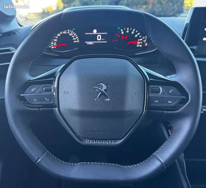 Peugeot 208 2023 photo 4