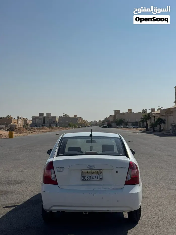 Hyundai Accent 2010 photo 3