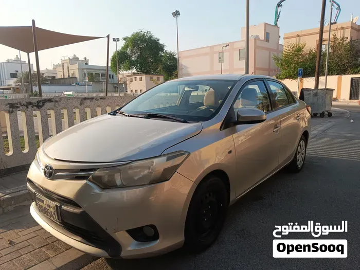 Toyota Yaris 2014 photo 2