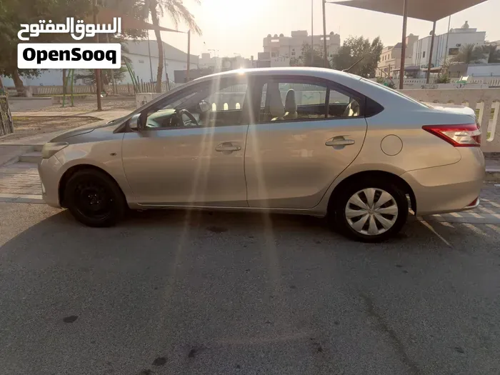 Toyota Yaris 2014 photo 4