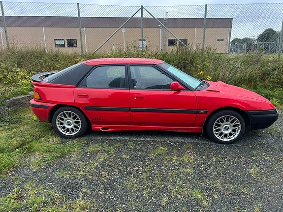 Mazda 323F 1990 photo 3