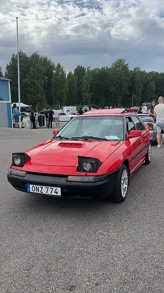 Mazda 323F 1990 photo 2