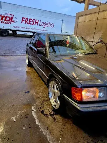 Mercedes-Benz 190E
