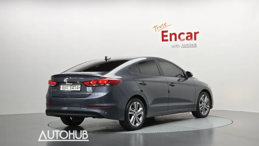 Hyundai Avante 2018 photo 2