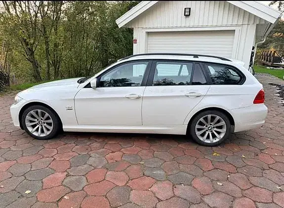 BMW 320D 2009 photo 4