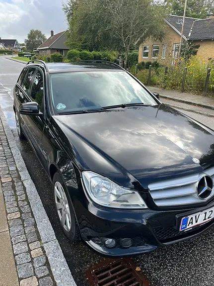 Mercedes-Benz C200 2011 photo 3