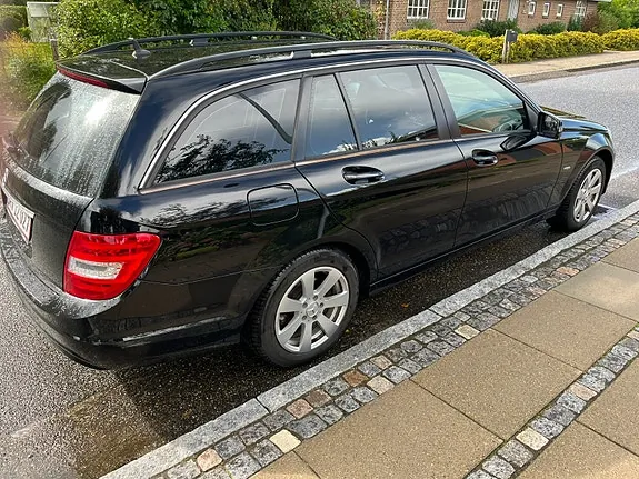 Mercedes-Benz C200 2011 photo 4