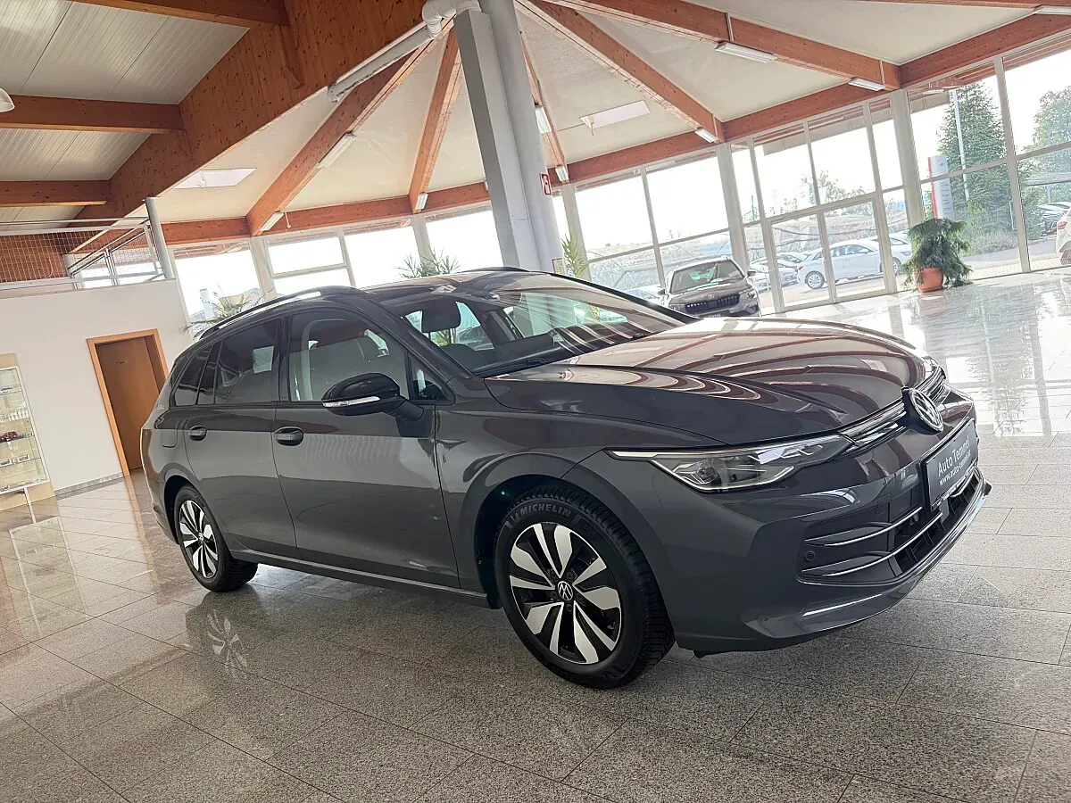 Volkswagen Golf 2025 photo 3
