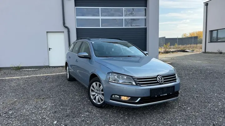Volkswagen Passat 2012 photo 3