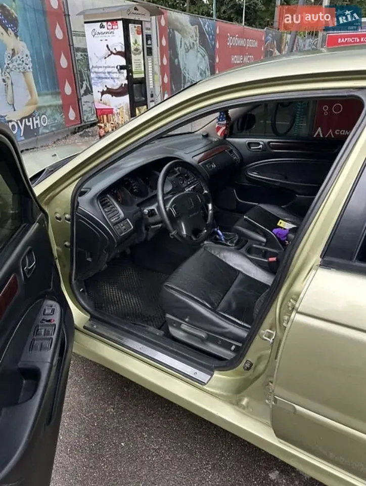 Honda Accord 2000 photo 3