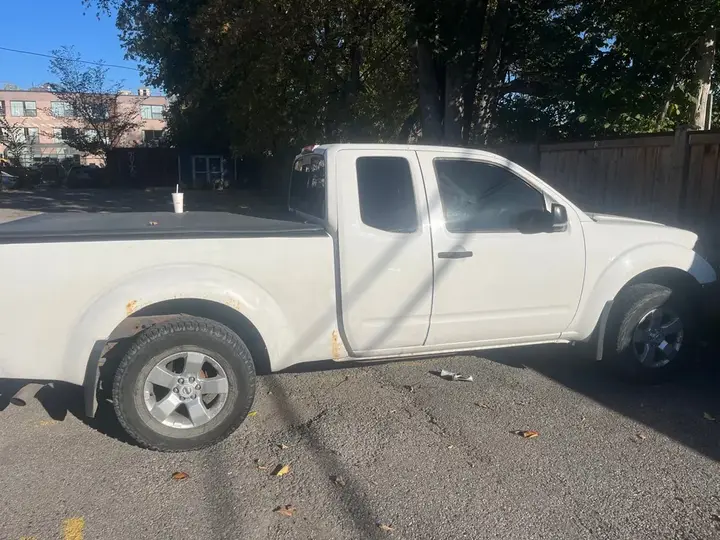 Nissan Frontier 2010 photo 3