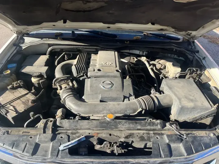 Nissan Frontier 2010 photo 5