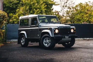 Land Rover Defender 2013 photo 2
