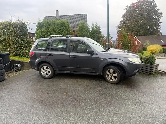 Subaru Forester 2009 photo 2