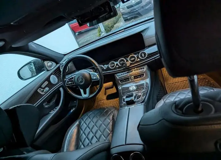 Mercedes-Benz E300