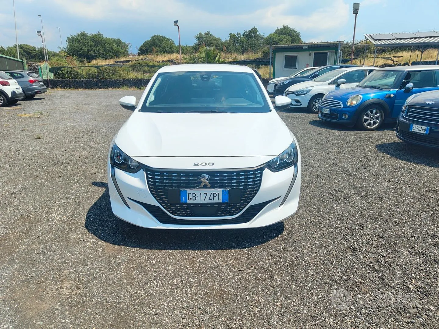 Peugeot 208 2021 photo 2