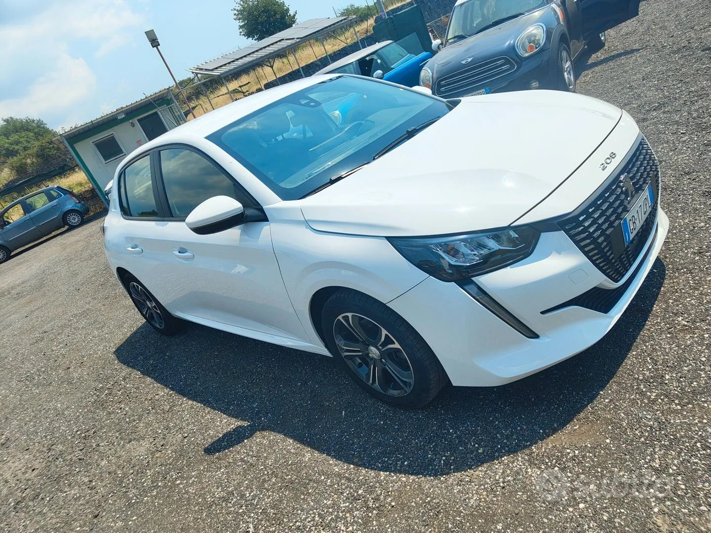 Peugeot 208 2021 photo 3