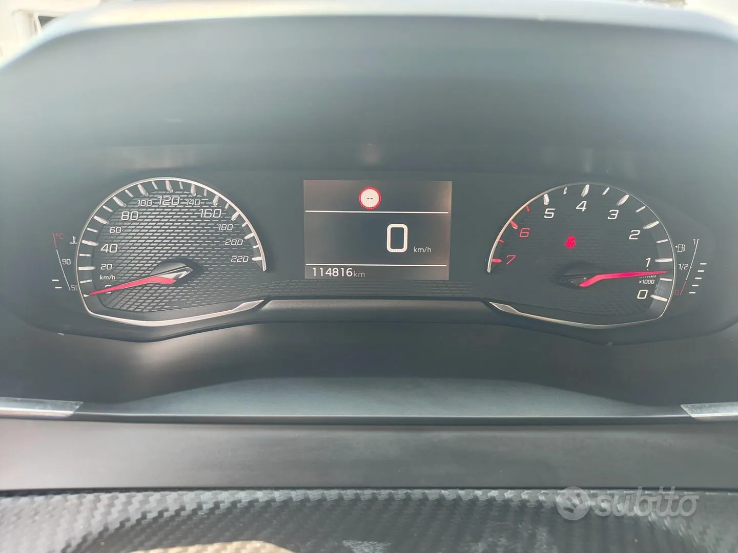 Peugeot 208 2021 photo 4