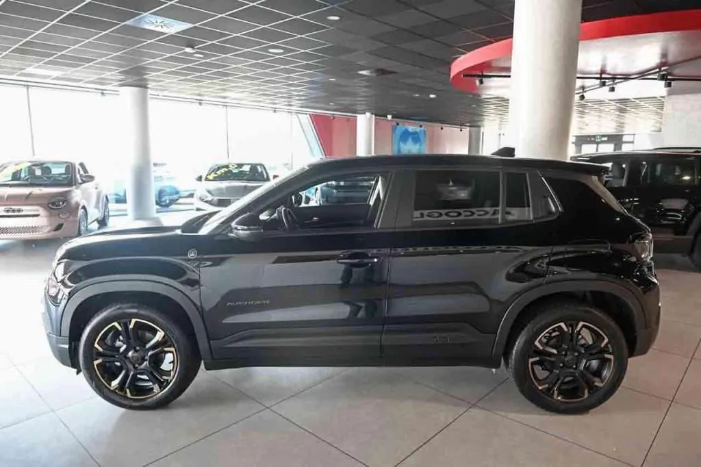 Jeep Avenger photo 3