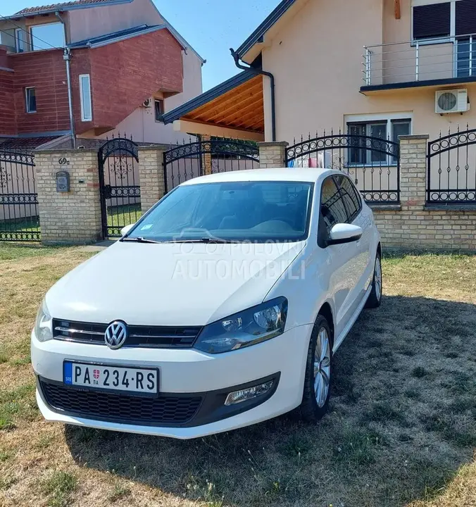 Volkswagen Polo 2013 photo 2