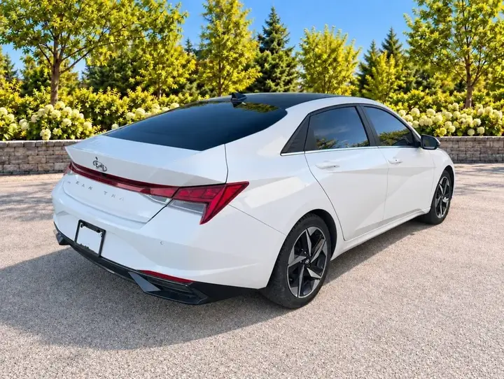 Hyundai Elantra 2022 photo 3