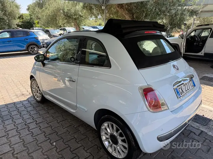 Fiat 500 Cabrio 2010 photo 2