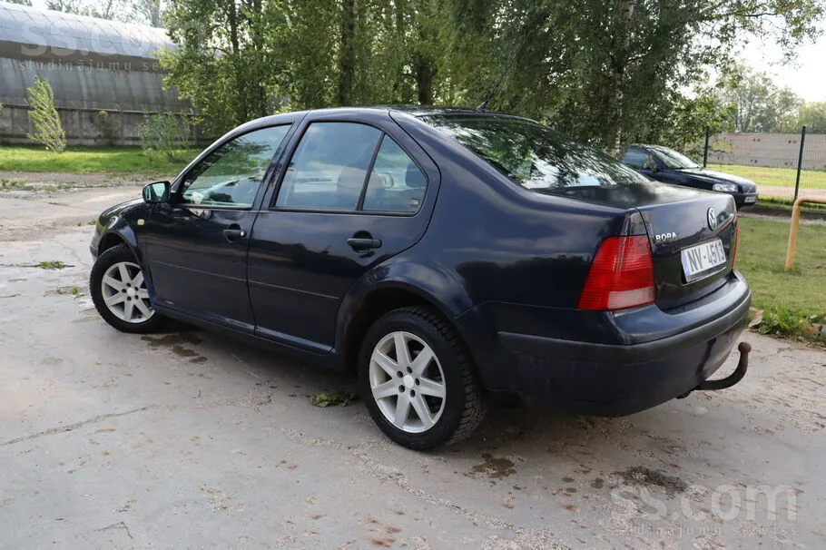 Volkswagen Bora 1999 photo 3
