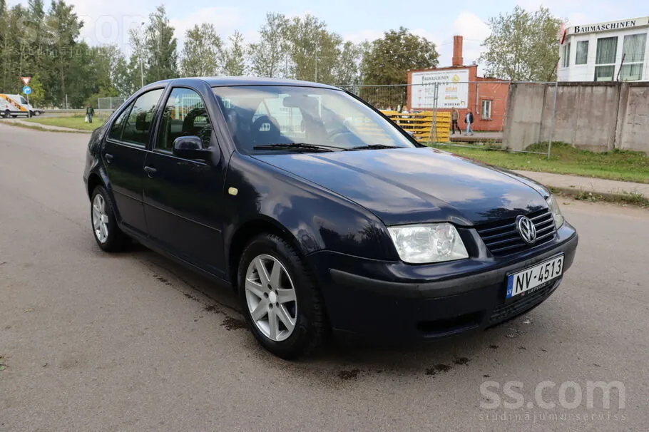 Volkswagen Bora 1999 photo 2