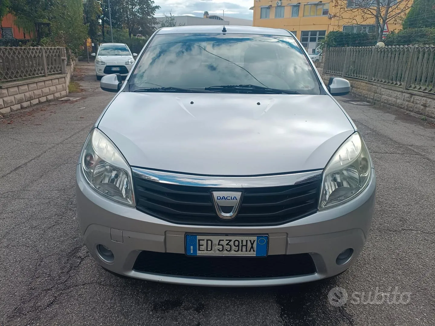 Dacia Sandero 2010 photo 3