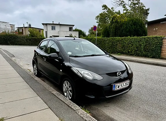 Mazda 2 2008 photo 3