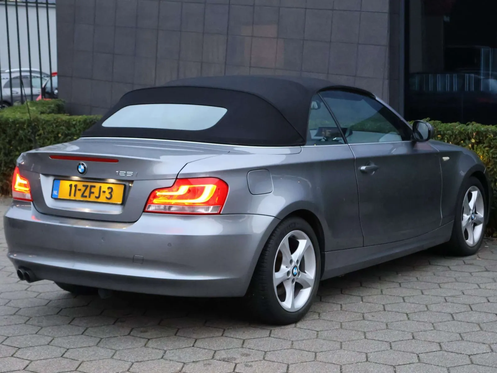 BMW 125I 2011 photo 2