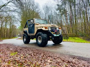 Toyota Landcruiser photo 2