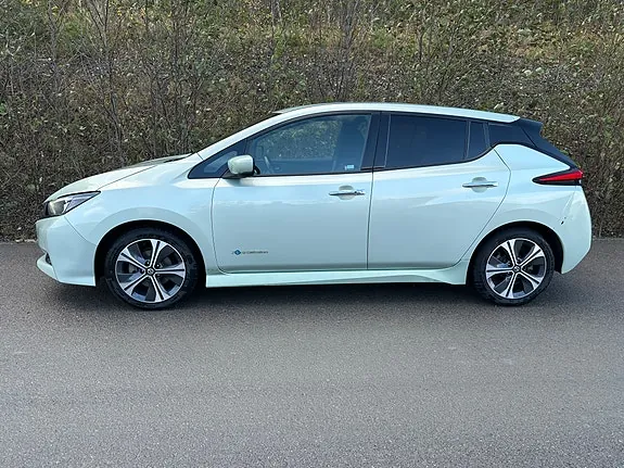Nissan Leaf 2018 photo 2