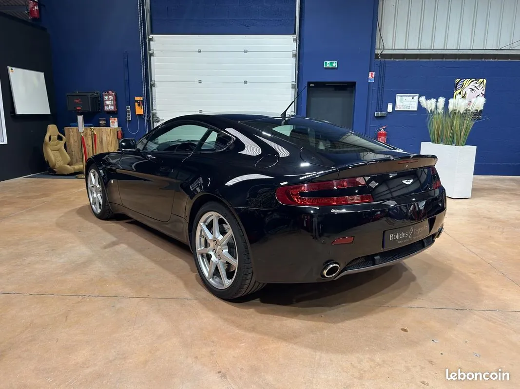Aston Martin V8 Vantage 2008 photo 4