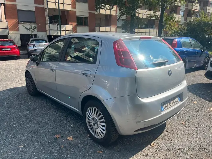 Fiat Grande Punto 2007 photo 4