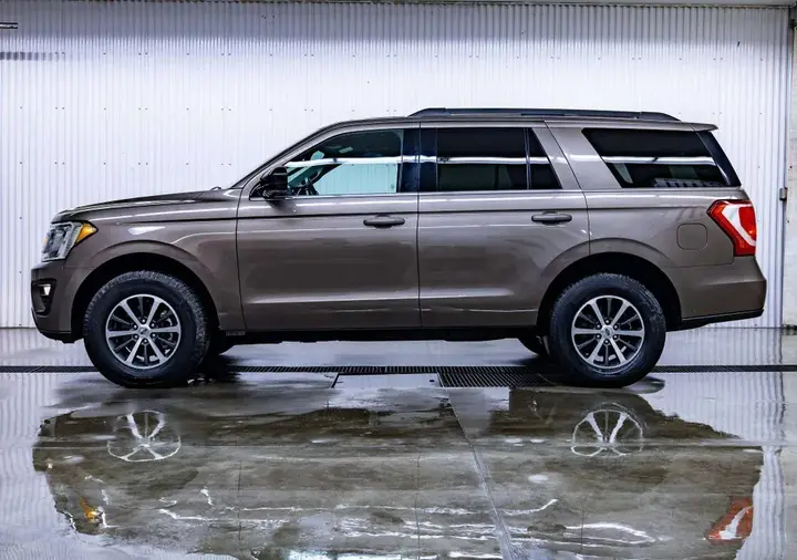 Ford Expedition 2022 photo 2
