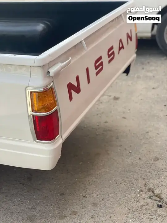 Nissan Datsun 1983 photo 2