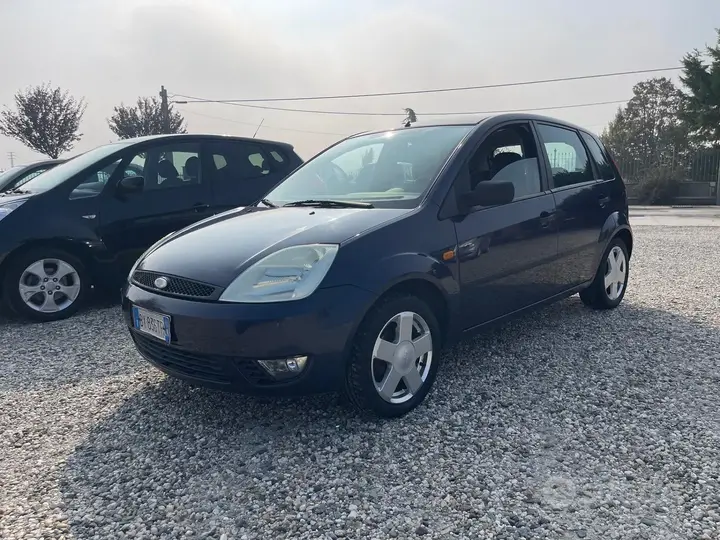 Ford Fiesta 2002 photo 2